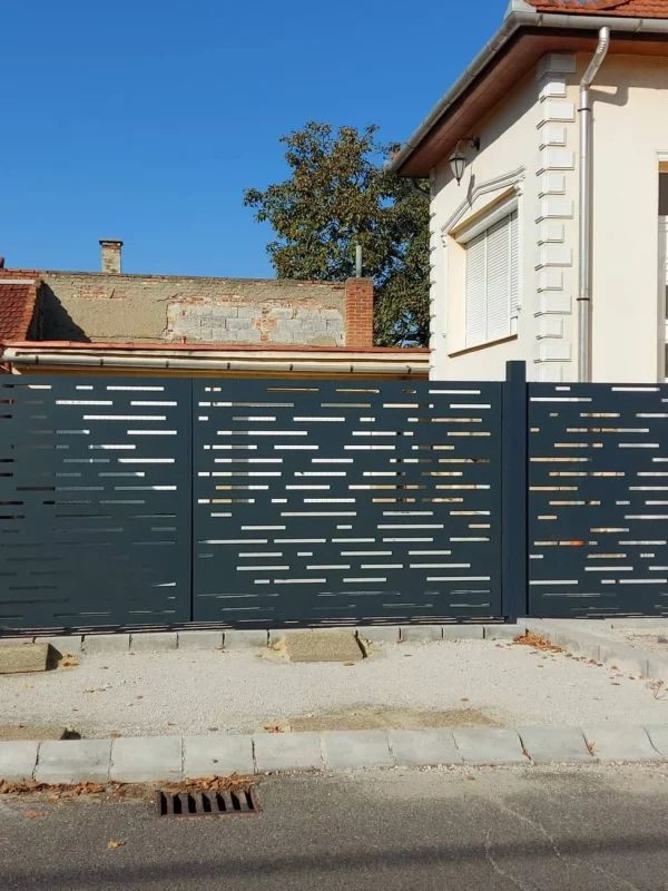 Gondozásmentes kerítés, alumínium kerítés. lézervágott kerítés, alumínium lézervágott panel absztrakt mintával