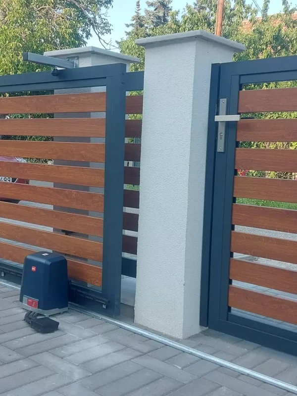 Aranytölgy fa hatású alumínium kerítéslécek