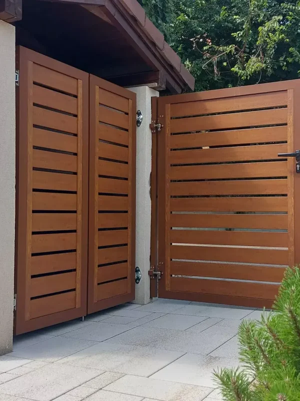 Gondozásmentes kerítés, alumínium kerítés elemek, fa hatású alumínium kerítésléc