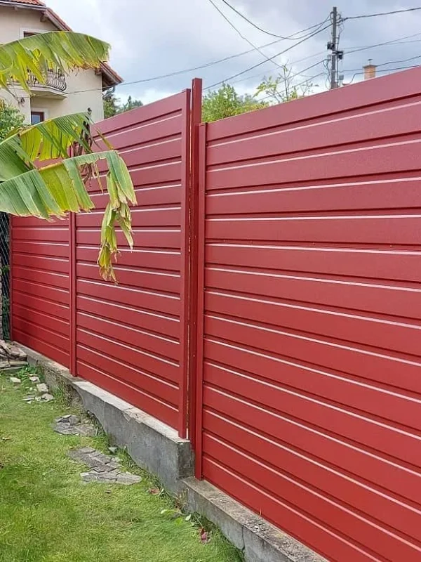 gondozásmentes kerítés, acél kerítésmező, acél oldalkerítés, vario kerítés