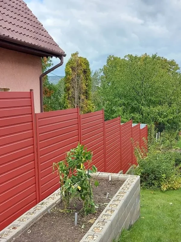 gondozásmentes kerítés, acél kerítésmezö, acél oldalkerítés, vario kerítés